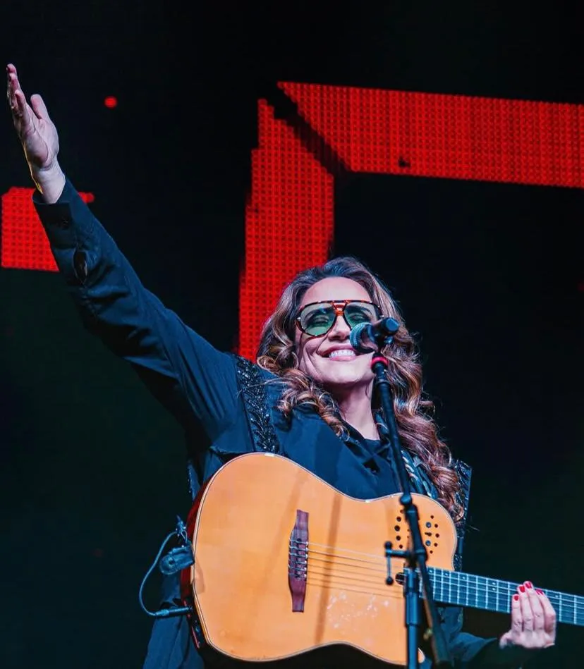 Ana Carolina desembarca em Manaus com turnê que celebra 25 anos de carreira