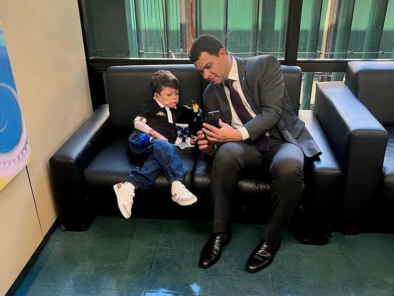Câmara aprova projeto de Saullo Vianna que cria pensão para pacientes com doença rara